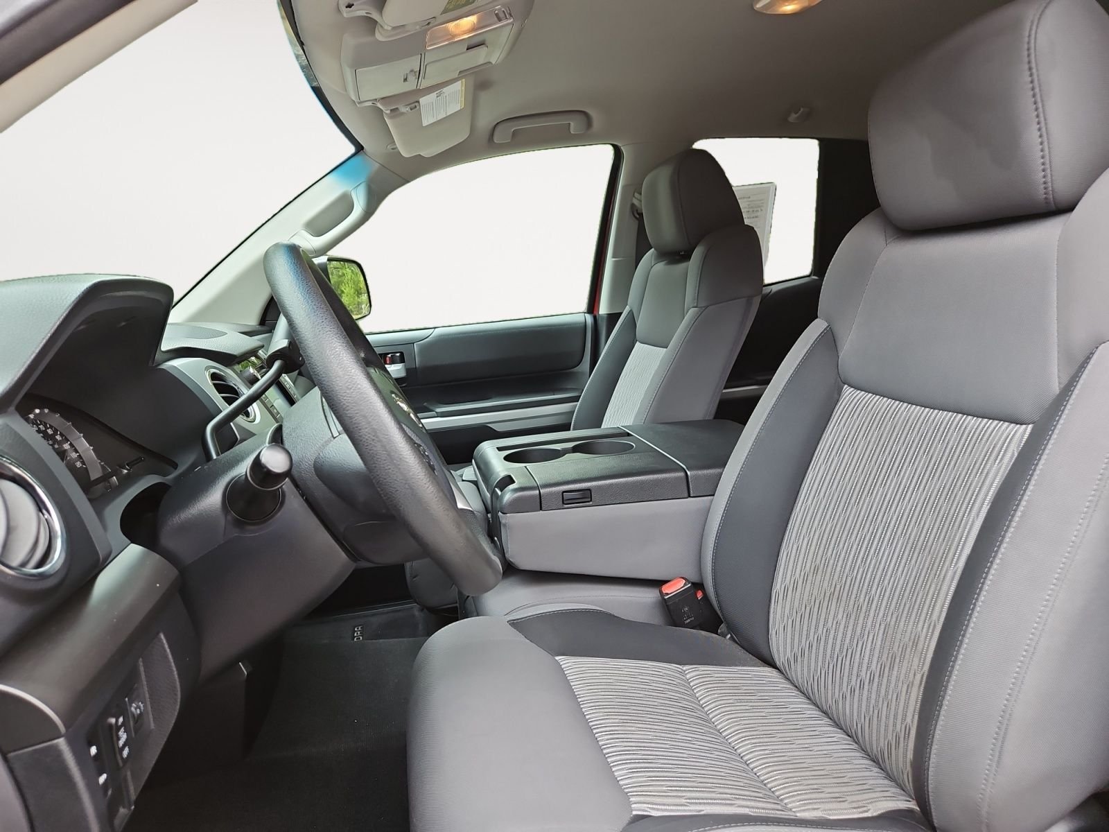 Used 2014 Red Toyota SR5 image 9