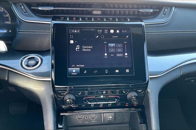 Used 2022 Black Jeep Altitude image 31