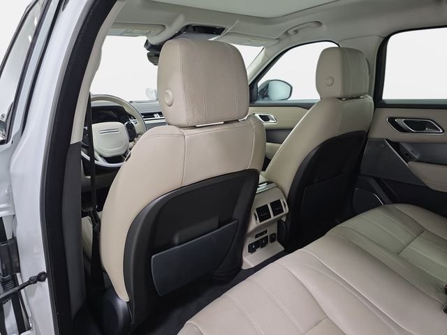Used 2018 Fuji White Land Rover SE R-Dynamic image 12