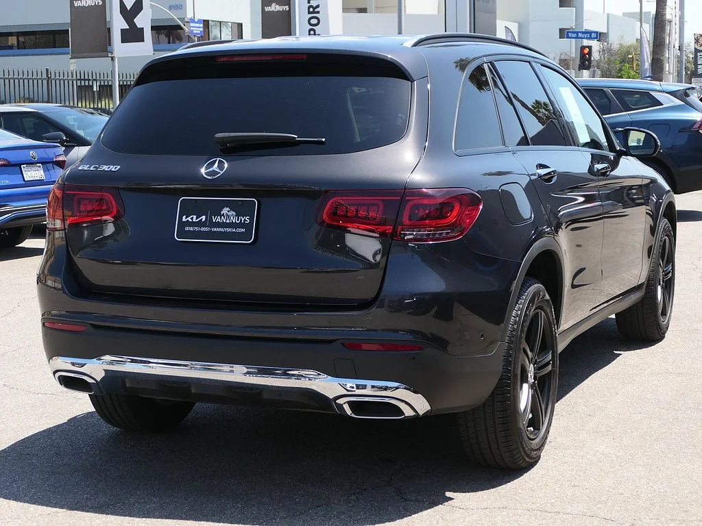 Used 2022 Gray Mercedes-Benz GLC 300 image 2