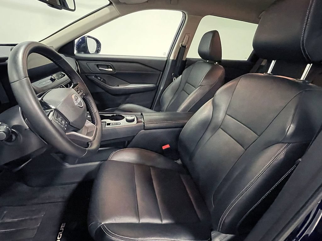 Used 2026 Blue Nissan SL image 3