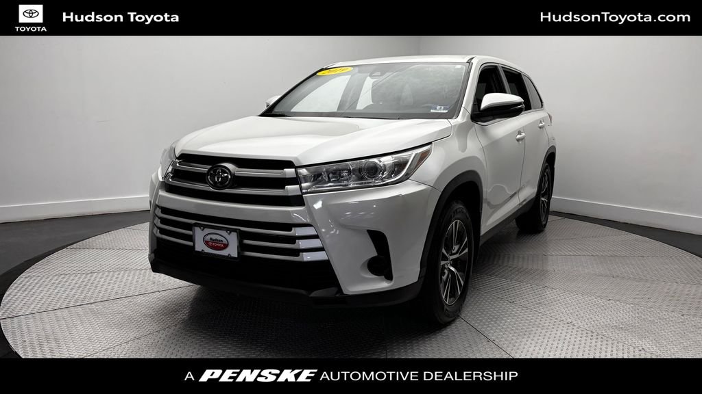 2019 Toyota Highlander LE AWD photo
