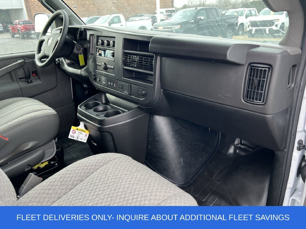 2025 Chevrolet Express Cargo Work Van - Photo 10