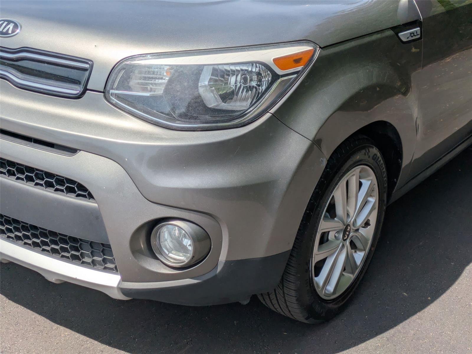 Used 2018 Titanium Gray Kia + image 9