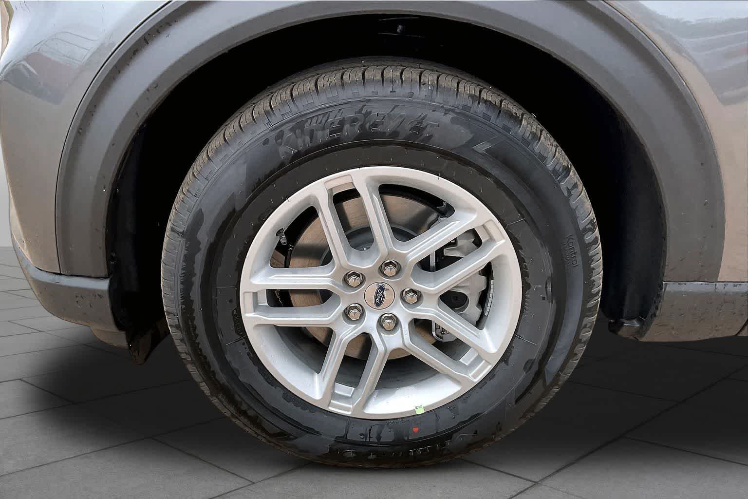 New 2026 Carbonized Gray Metallic Ford Active image 11