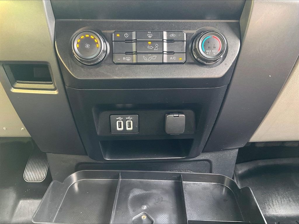 Used 2020 Black Ford XLT image 12