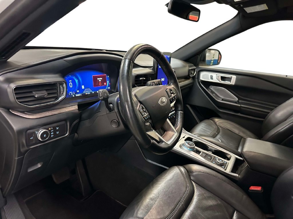 Used 2020 White Ford Platinum image 17