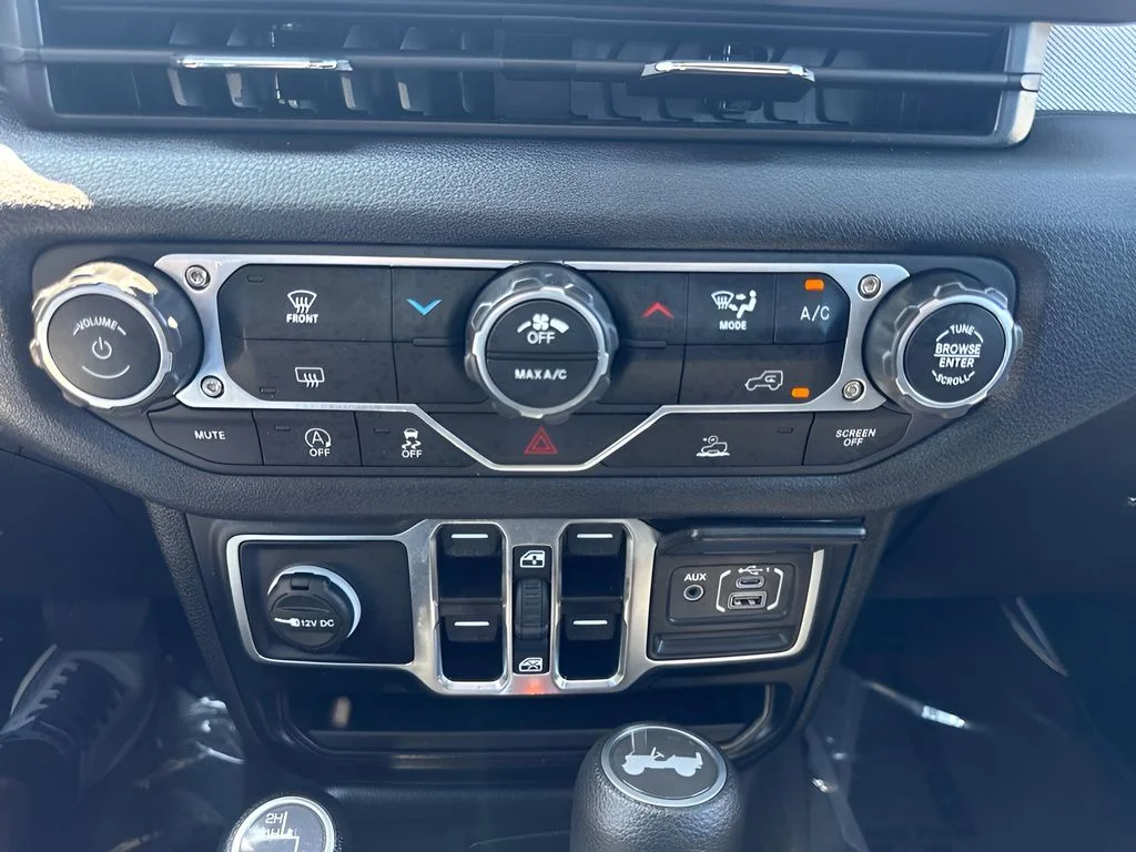 Used 2025 Gray Jeep Sport S image 10