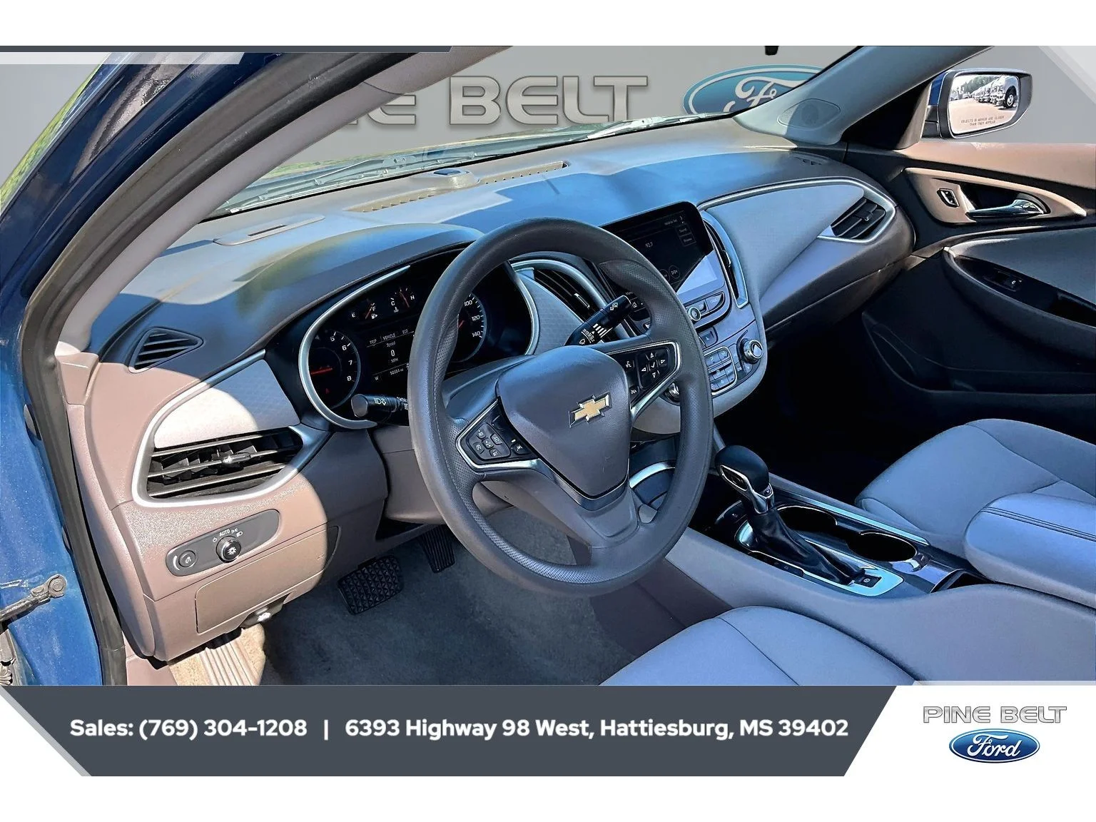 Used 2024 Lakeshore Blue Metallic Chevrolet LT image 12