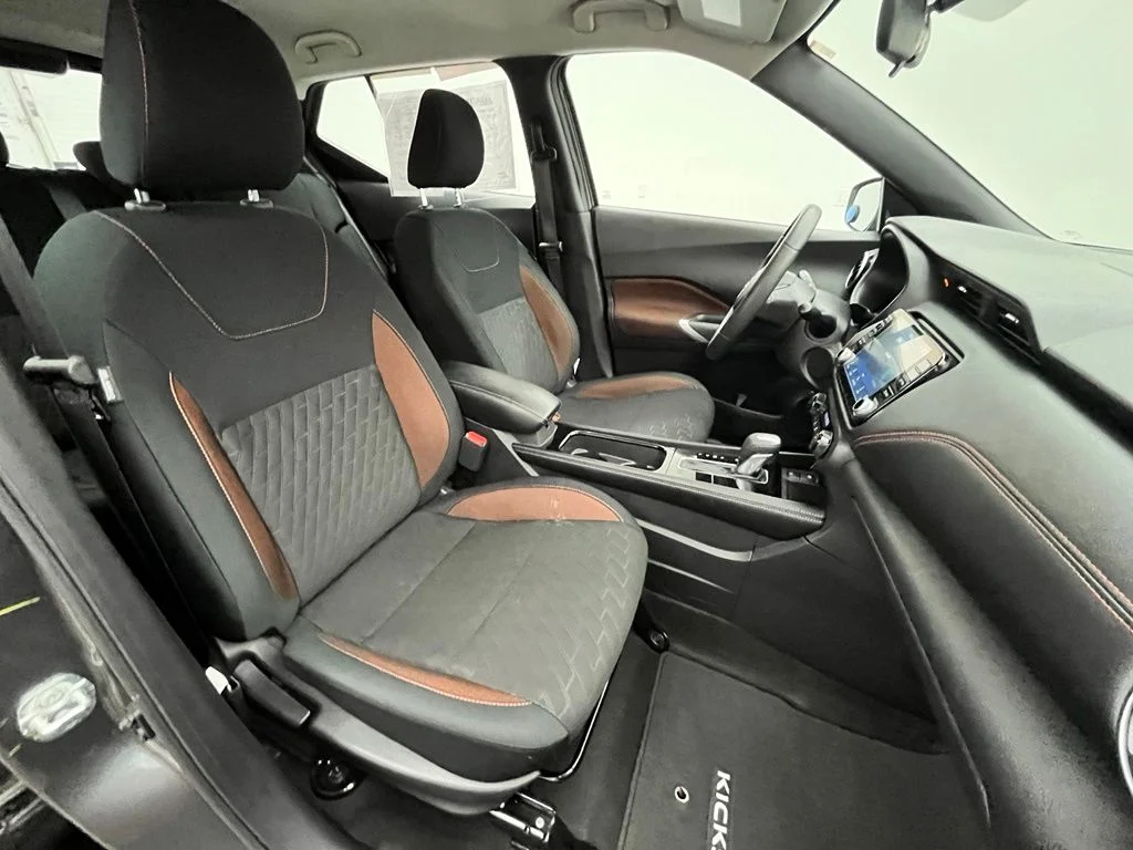 Used 2024 Gray Nissan SR image 33