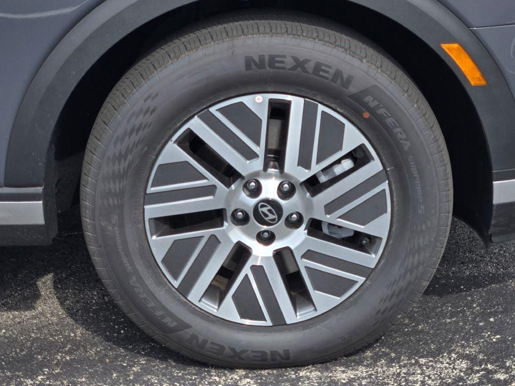 New 2026 Gray Pearl Hyundai SEL 8P image 4