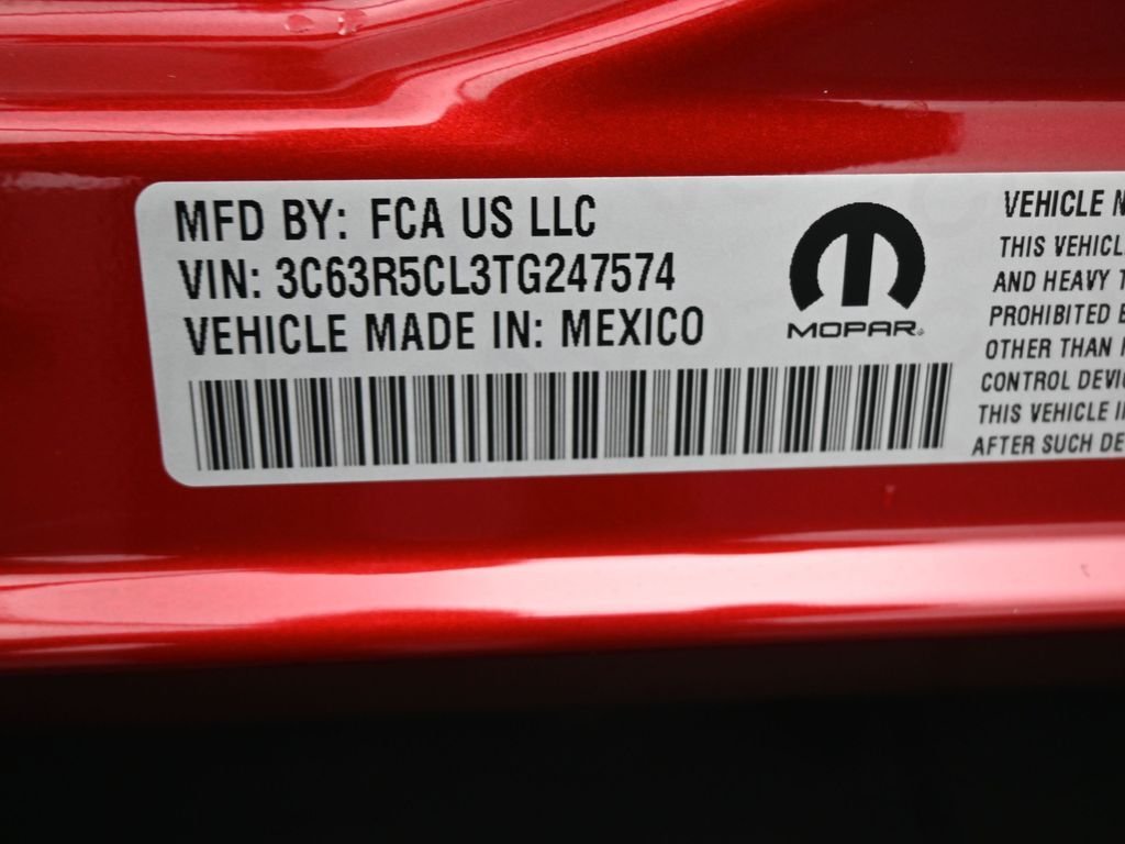 New 2026 Molten Red Pearl-Coat Exterior Paint RAM Tradesman image 20