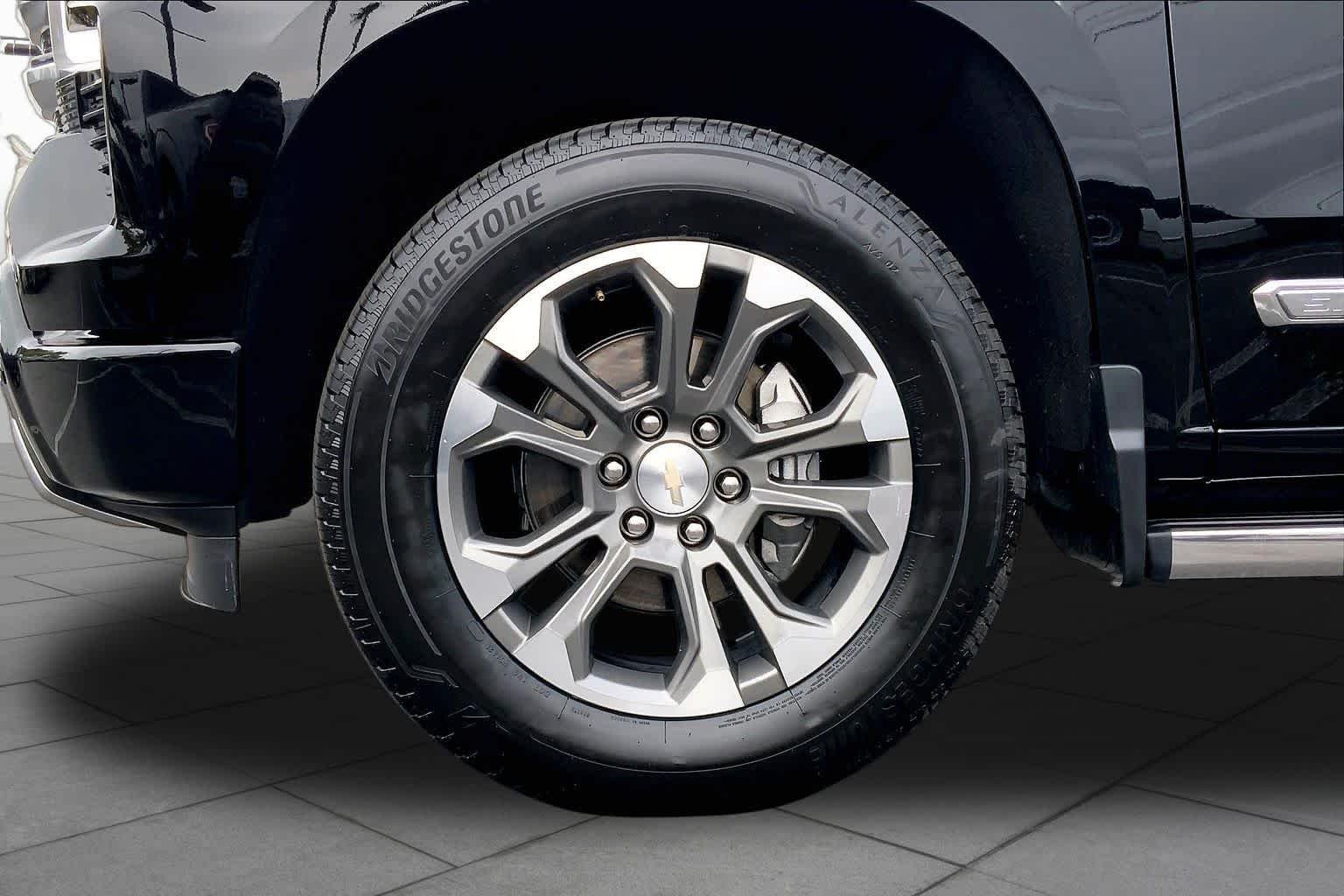 Used 2024 Black Chevrolet High Country image 10