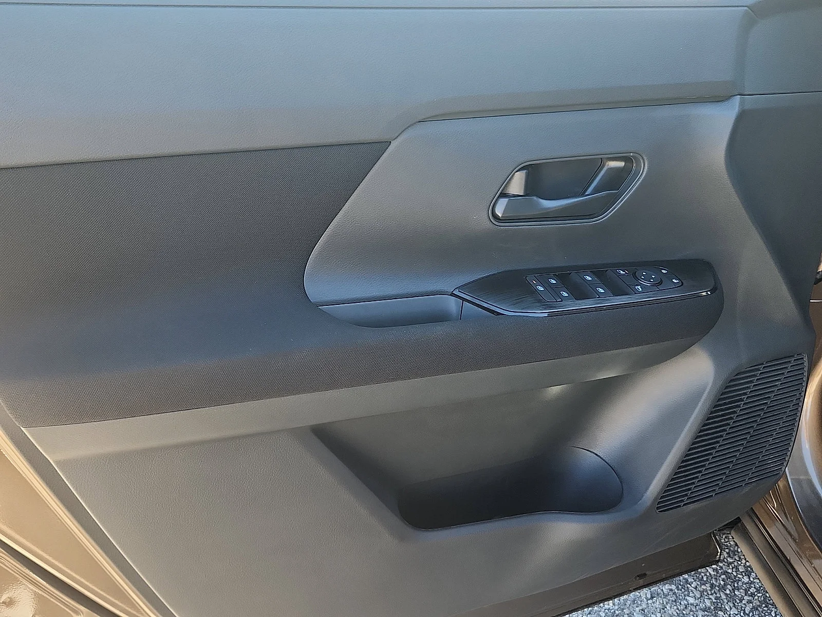 New 2026 Canyon Bronze Metallic Nissan S image 10