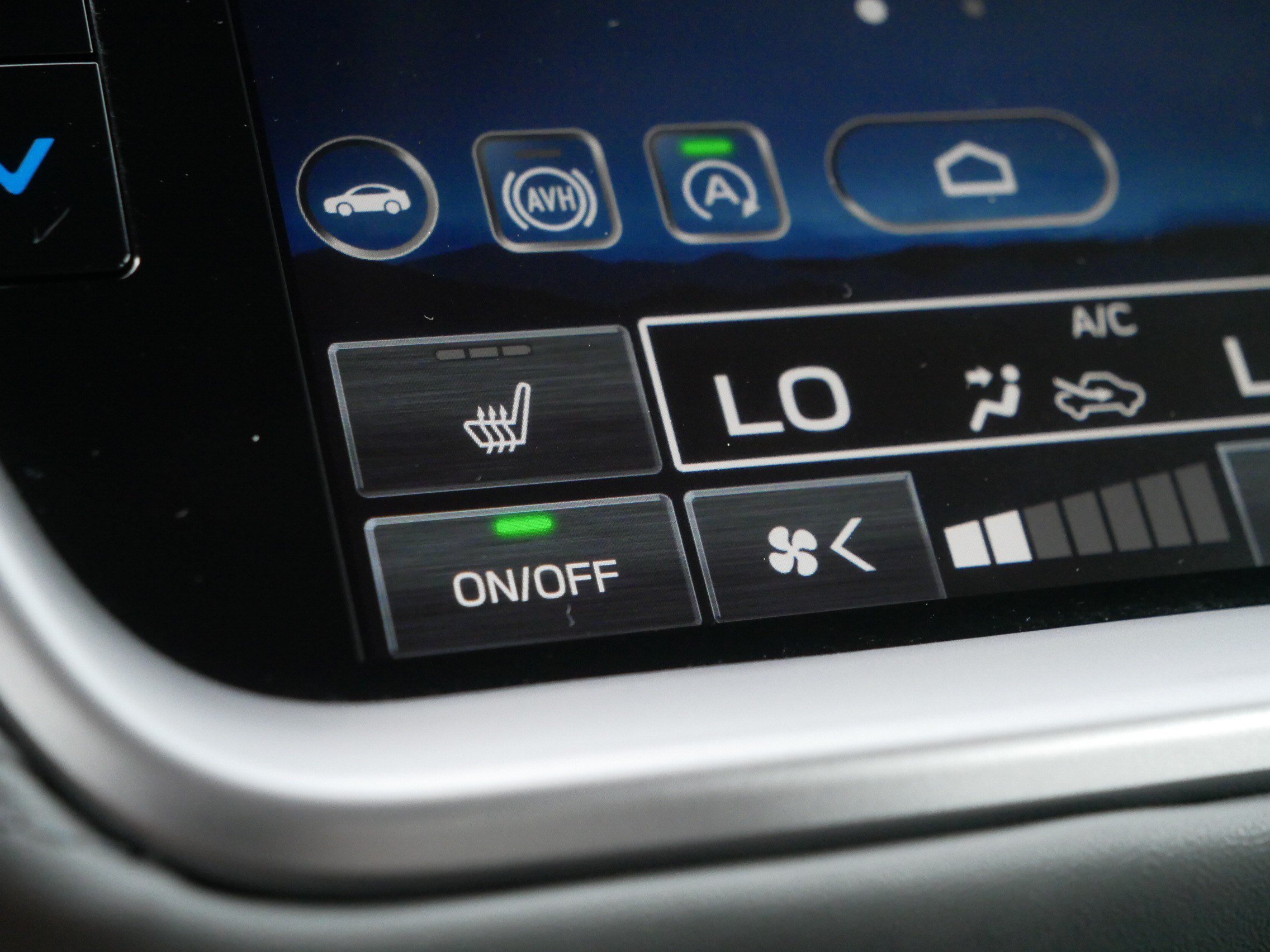 Used 2024 Magnetite Gray Metallic Subaru Premium image 31