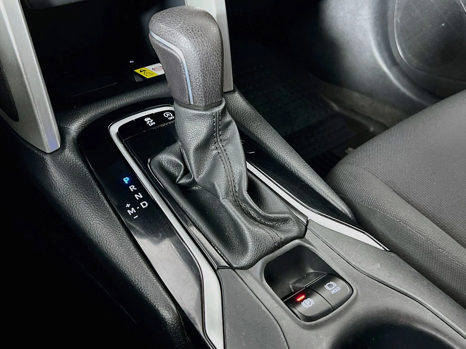 2023 Toyota Corolla Cross LE - Photo 18