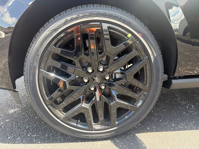 New 2026 Black Ford Platinum image 10
