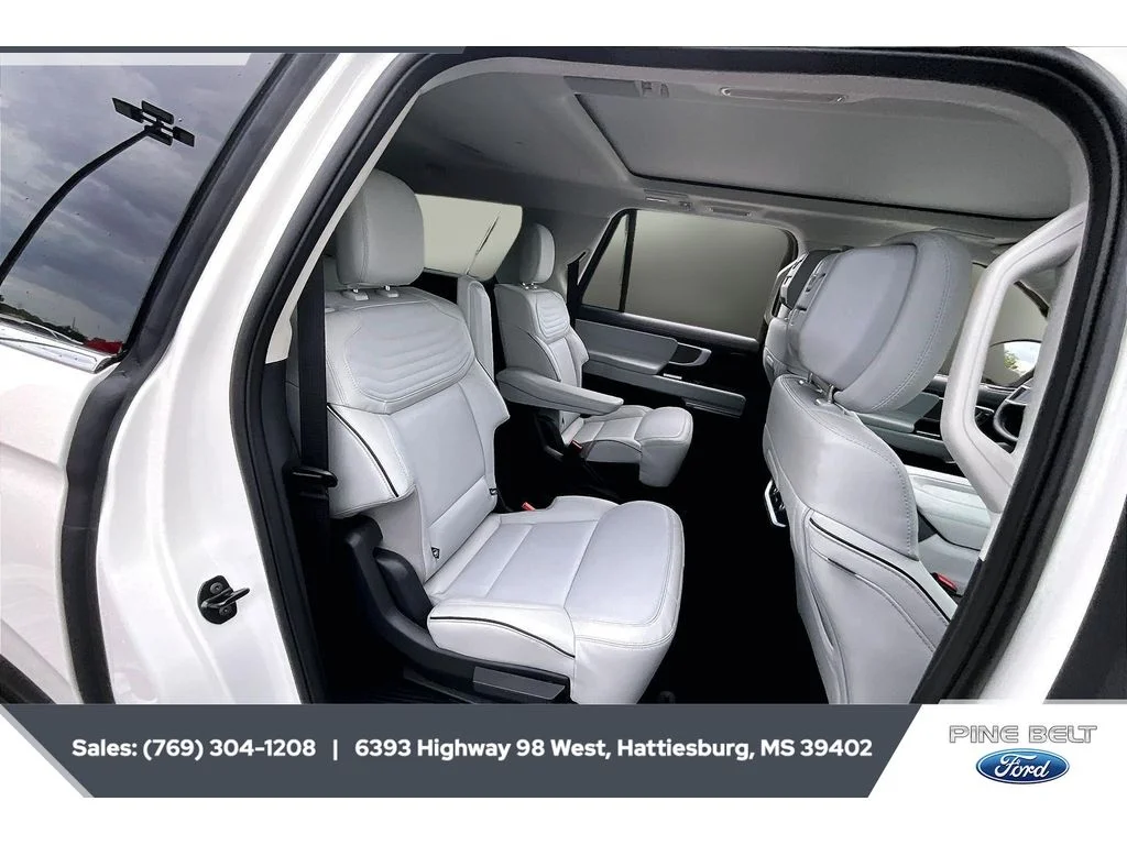 New 2026 Star White Metallic Tri-Coat Ford MAX Platinum® image 20