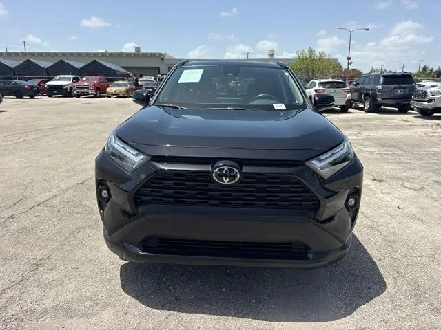 Used 2023 Black Toyota XLE Premium image 17