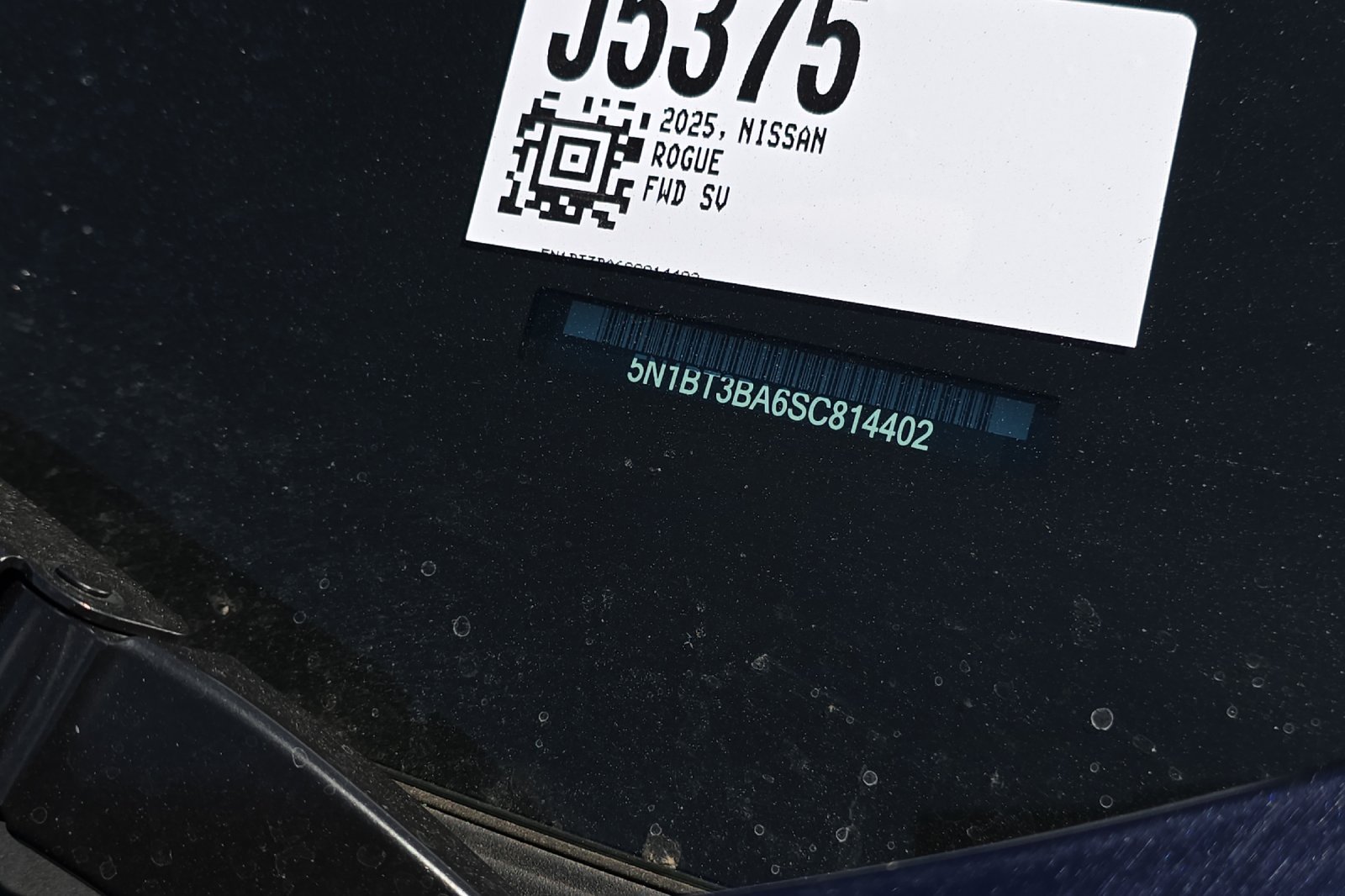 Used 2025 Deep Ocean Blue Pearl Nissan SV image 3