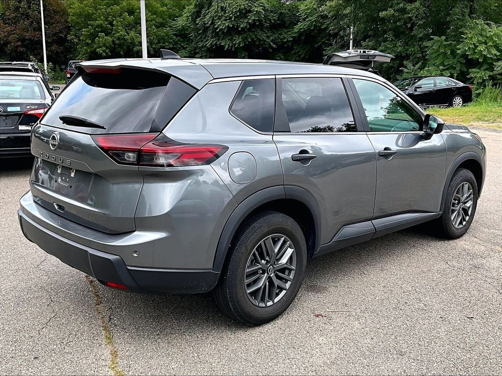 Used 2024 Gray Nissan S image 6
