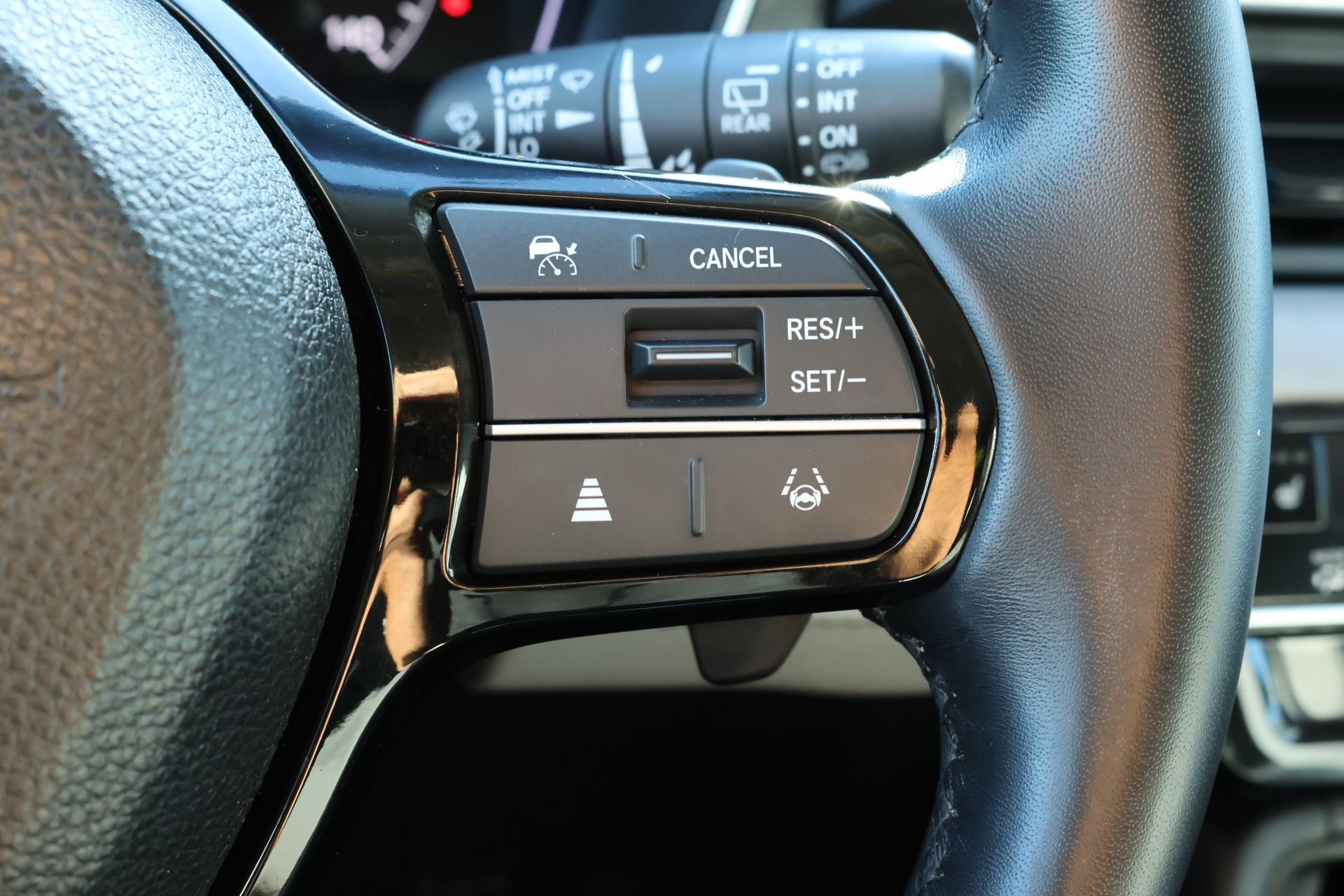 Used 2025  Honda Touring image 10