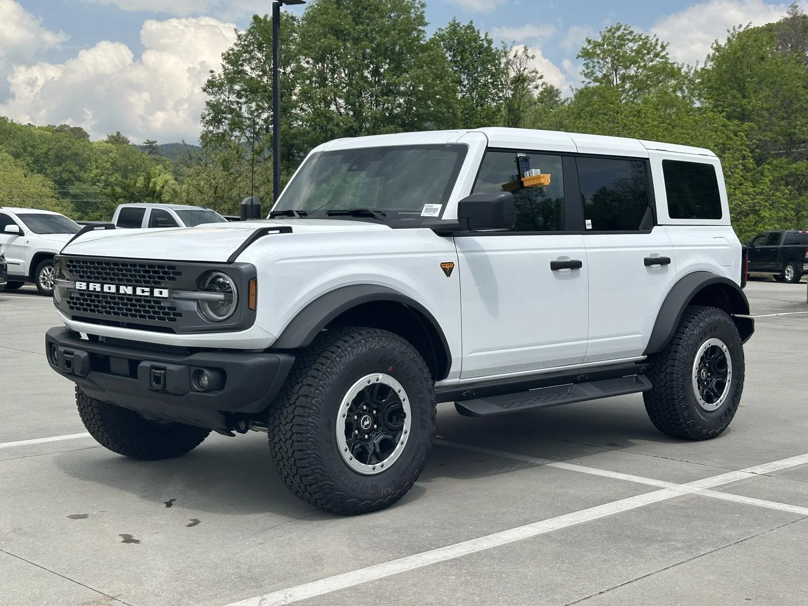 New 2026 Oxford White Ford Badlands® image 3