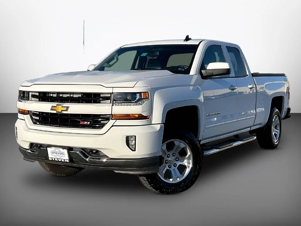 Used 2016 White Chevrolet LT image 3