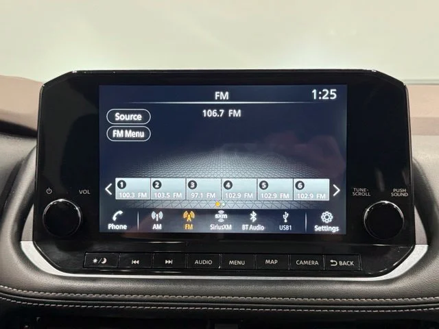 Used 2021 White Nissan Platinum image 20