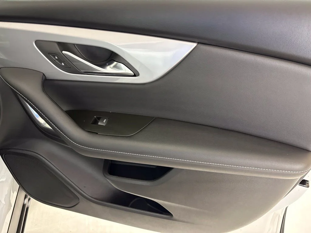 Used 2026 White Chevrolet LT image 18