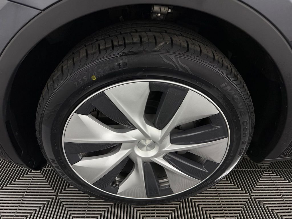Used 2024 White Tesla Long Range image 10