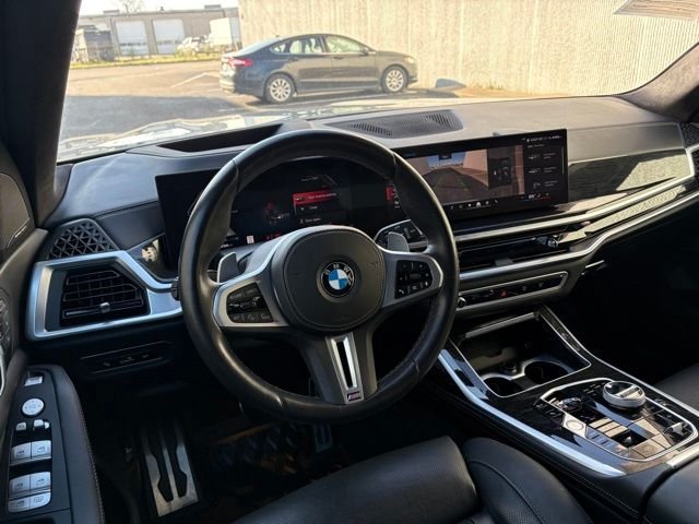 Used 2024 Gray Metallic BMW M60i image 28