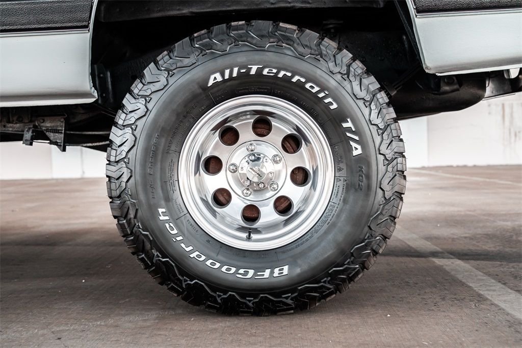 Used 1988  Dodge 100 image 38
