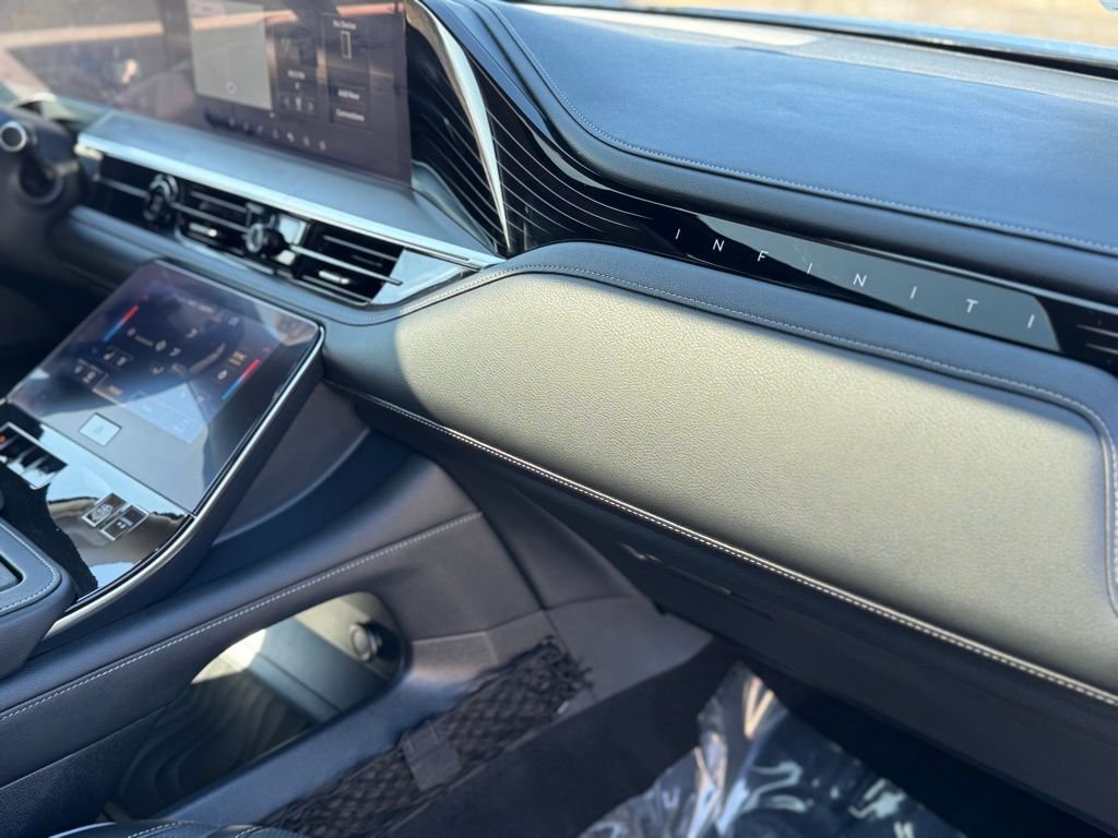 Certified Used 2026 Black Obsidian INFINITI LUXE image 28