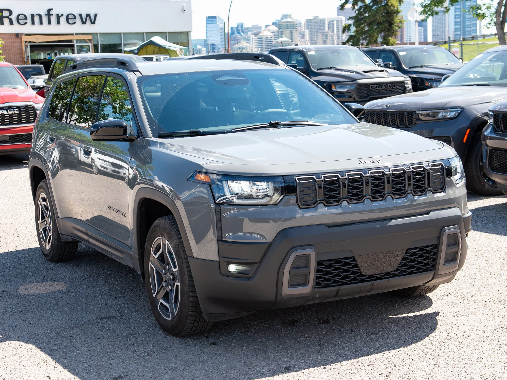 Used 2026 Grey Jeep Laredo* 4x4, Hybrid, Heated Seats, Remote Start, Blind-Spot and Cross-Path image 6