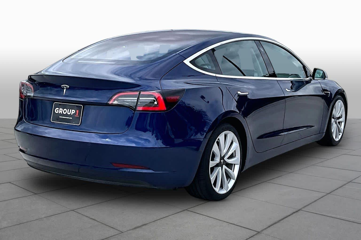 Used 2018 Pearl White Multi-Coat Tesla Long Range Battery image 10