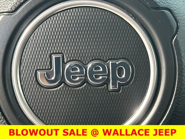 Used 2023 Gray Jeep Mojave image 25