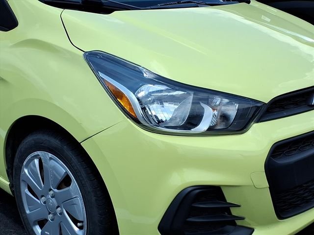 Used 2018 Gold Chevrolet LS image 23