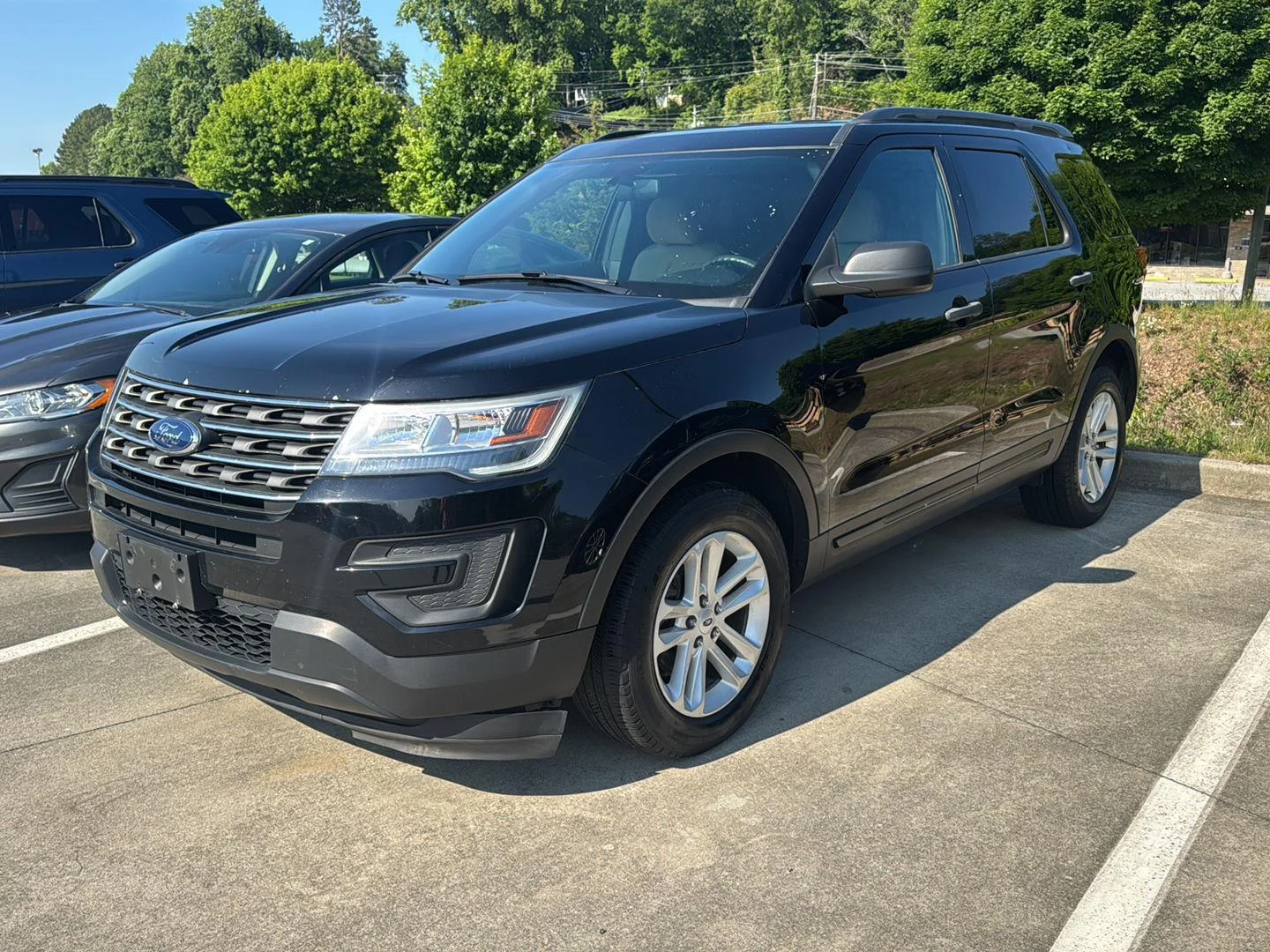 2017 Ford Explorer Base 4WD's photo