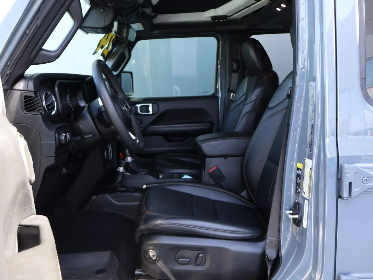 Used 2024 Silver Zynith Clear Coat Jeep Sahara image 8