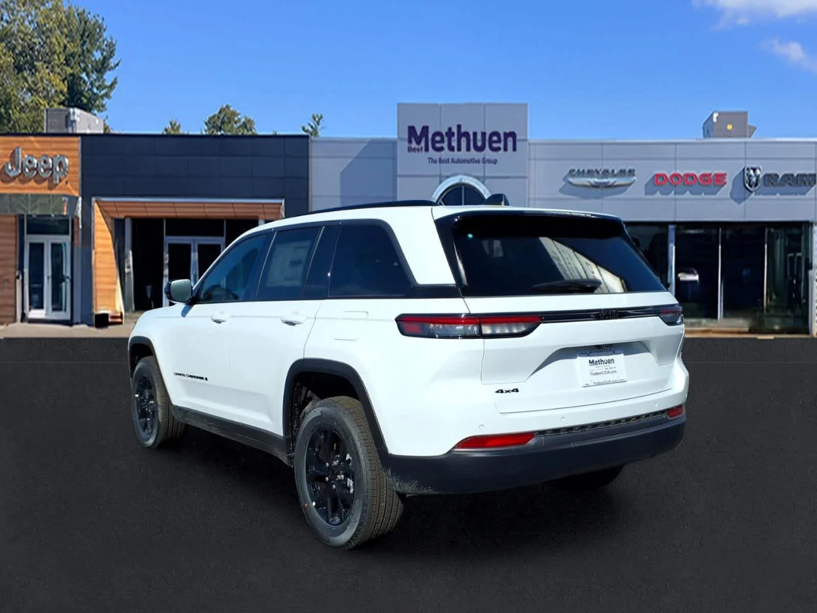 New 2026 Bright White Clearcoat Jeep Laredo Altitude image 4