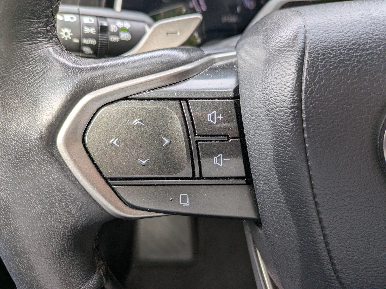 Used 2023 Eminent White Pearl Lexus RX 350 Premium Plus image 25