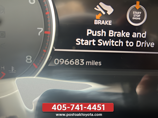 Used 2022 Gray Mitsubishi SE image 15