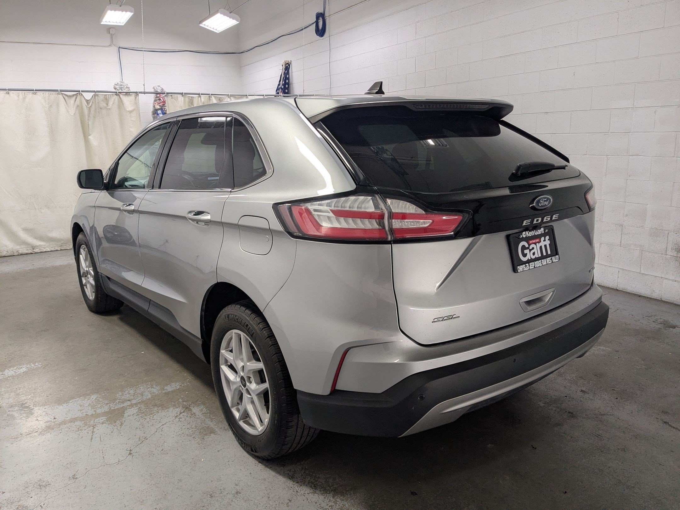 Used 2023 Silver Metallic Ford SEL image 7