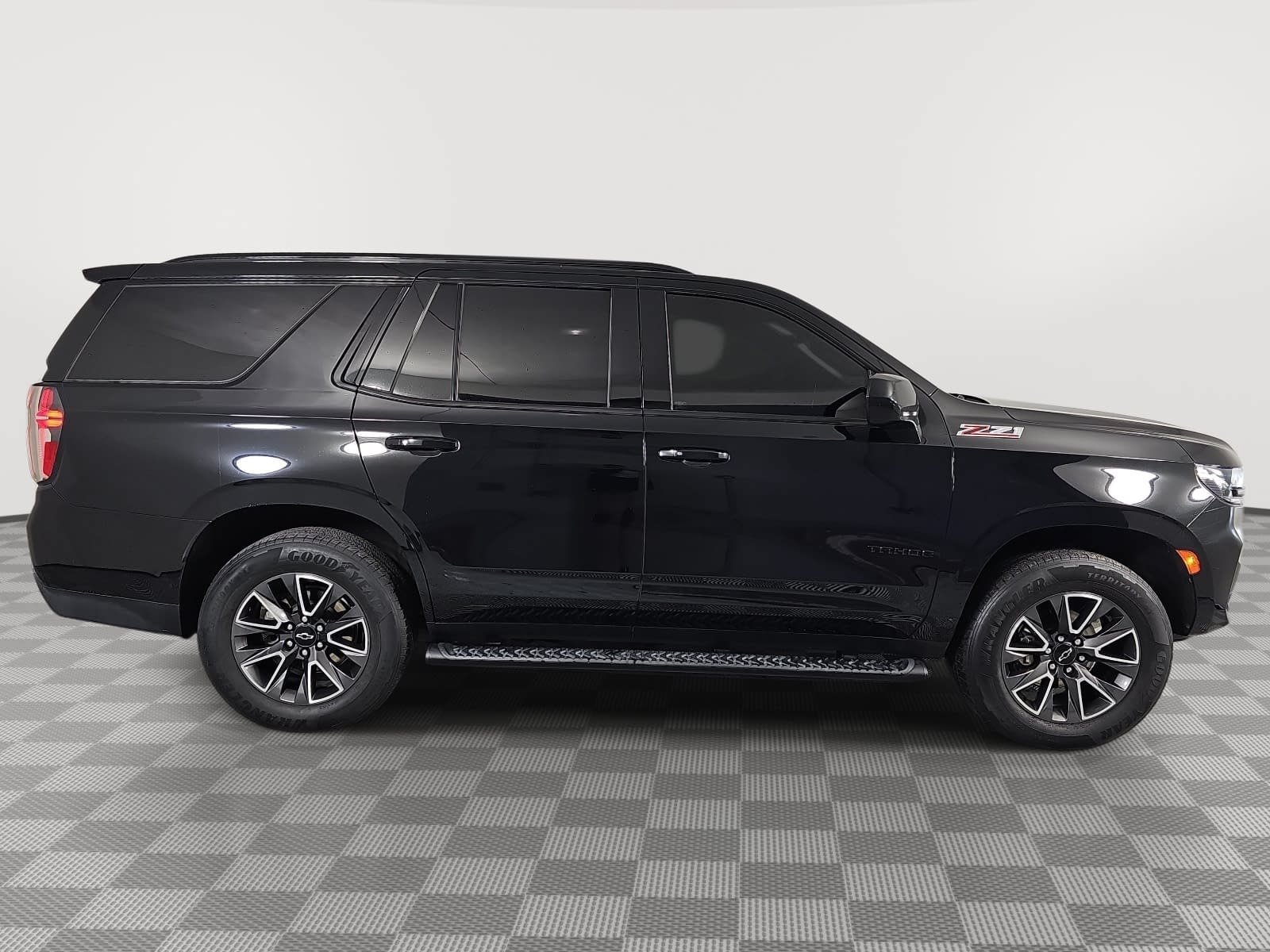 Used 2021 Black Chevrolet Z71 image 9