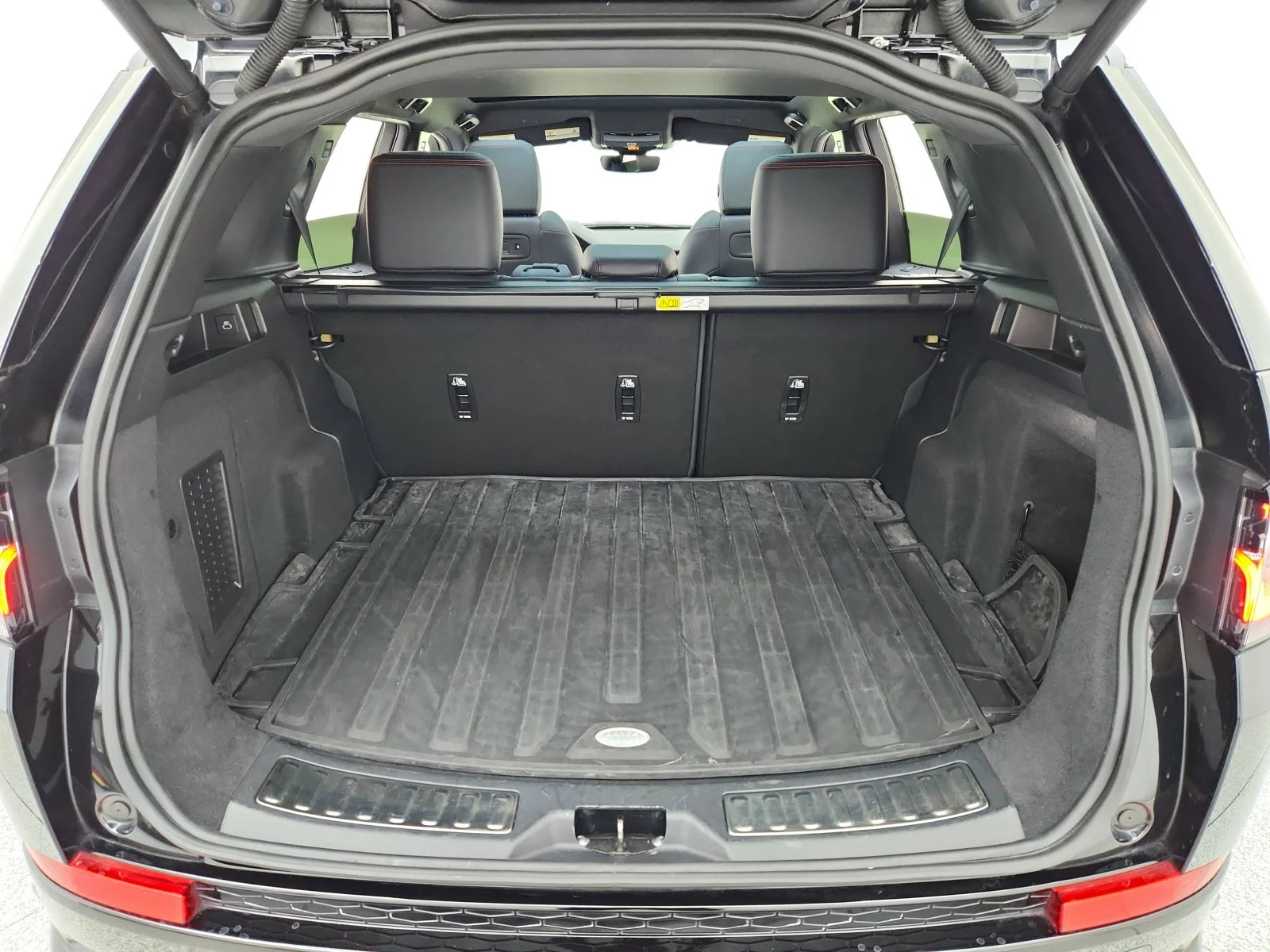 2023 Land Rover Discovery Sport SE - Photo 33