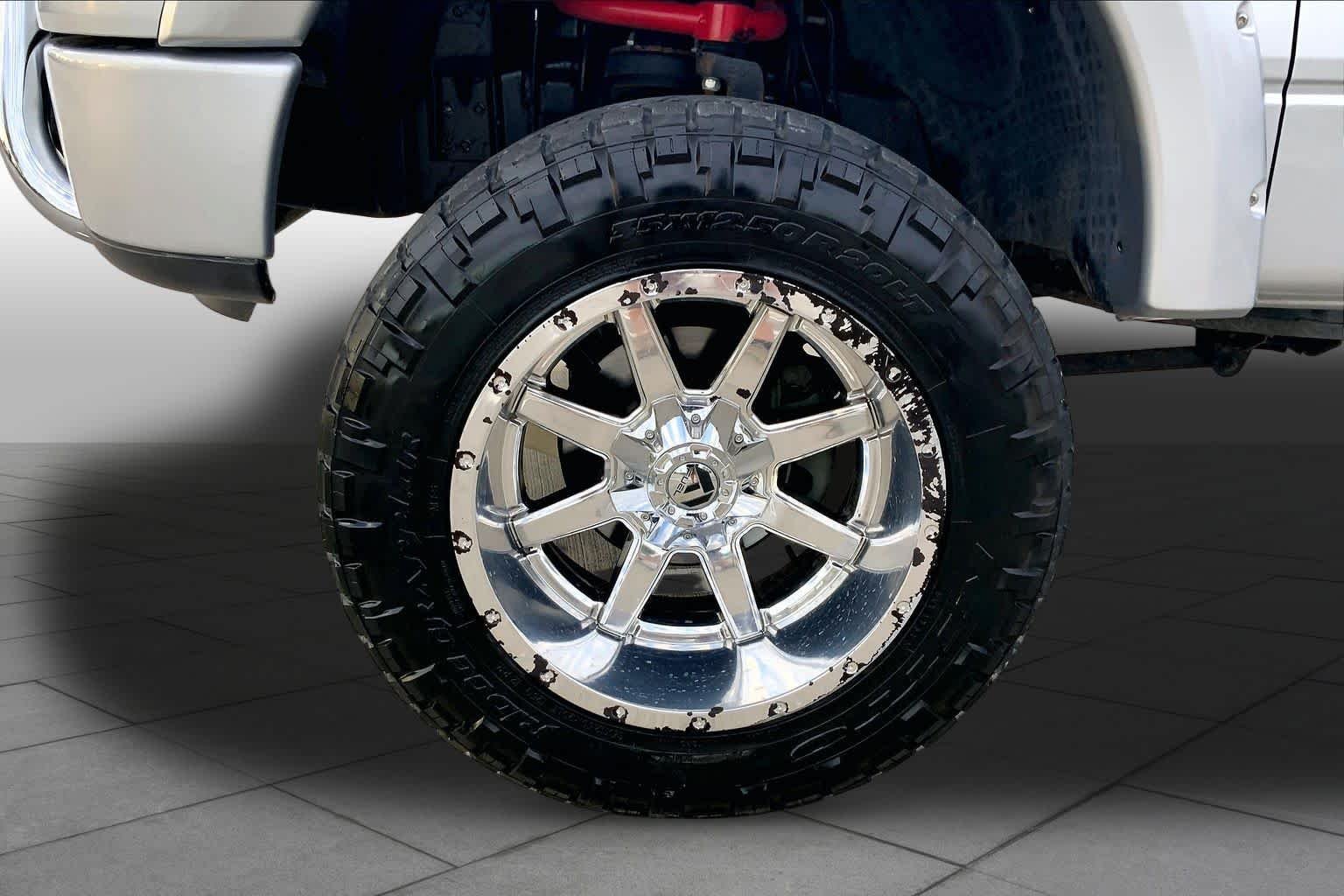 Used 2006 Silver Metallic Ford FX4 image 8