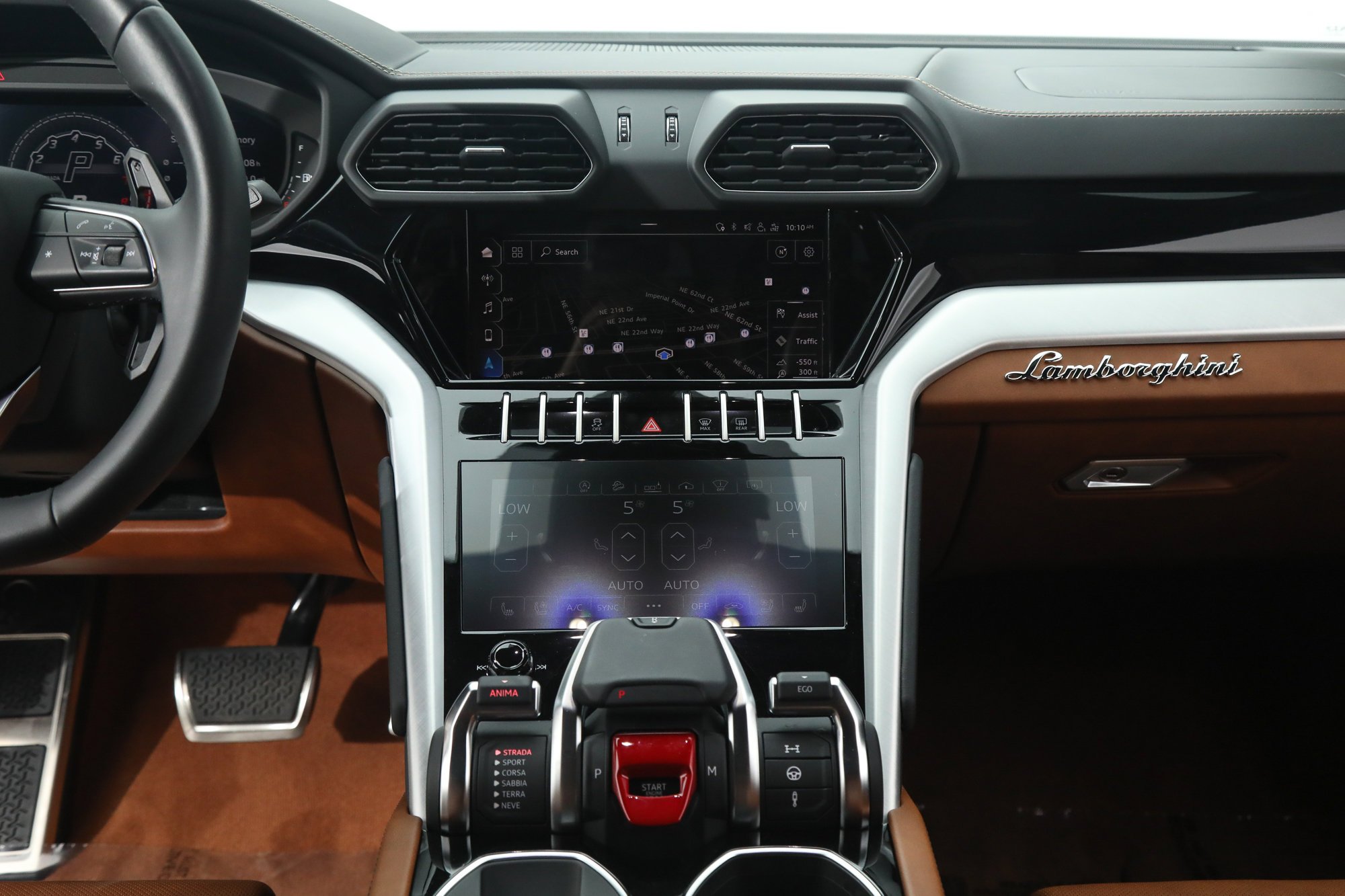 Used 2020 White Lamborghini  image 25
