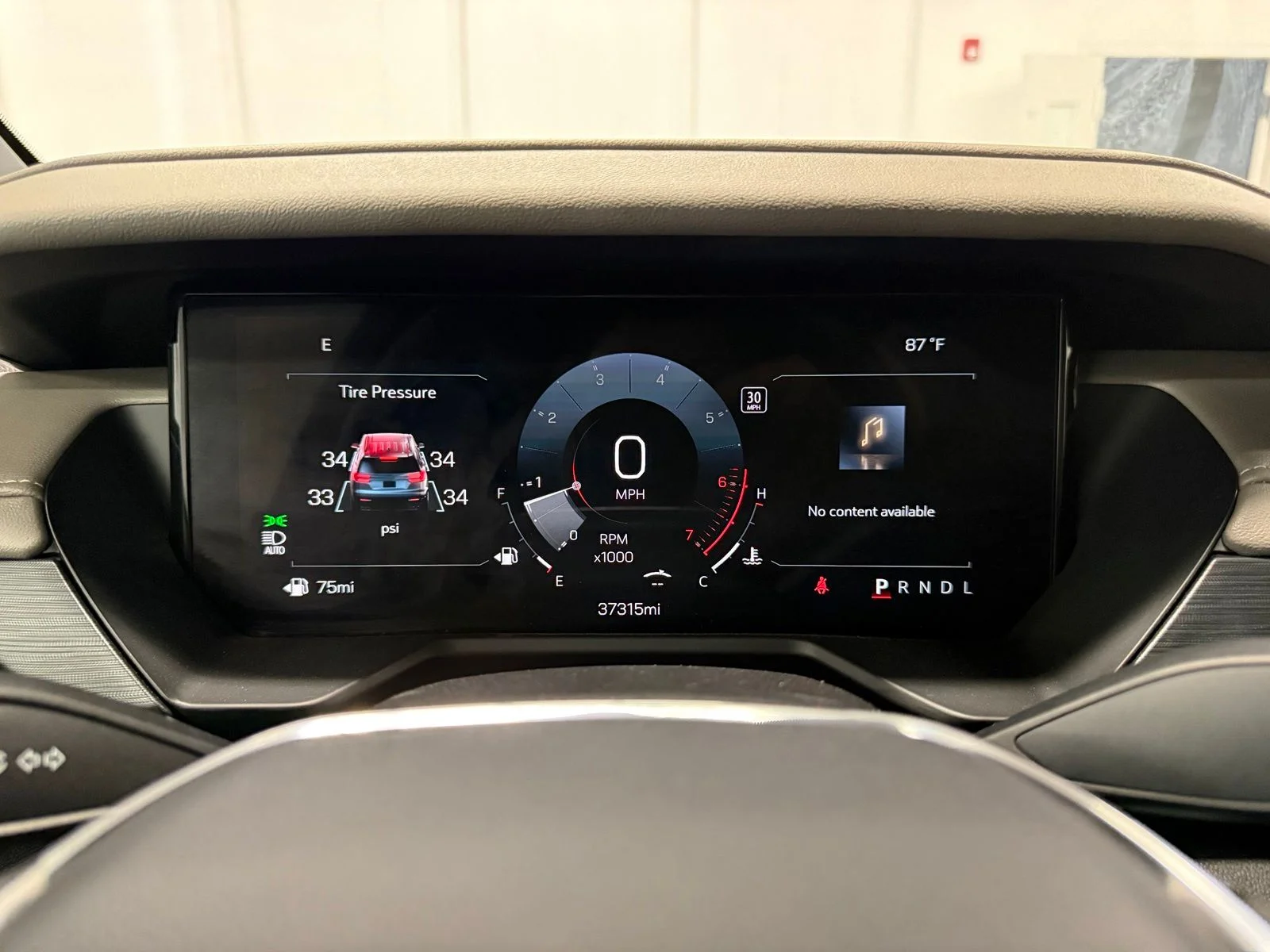 Used 2025 White GMC Elevation image 11