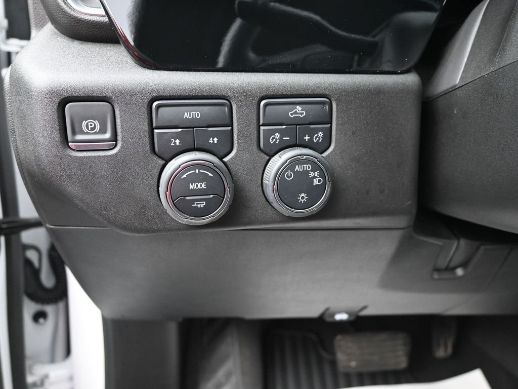 2025 Chevrolet Silverado 1500 LT - Photo 11